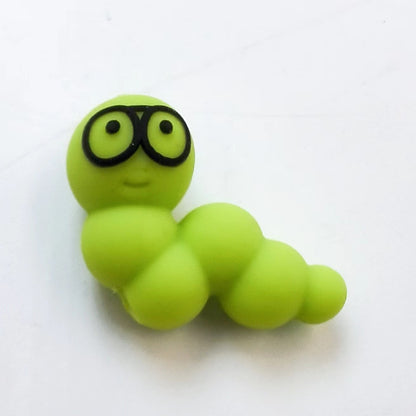 3D Cartoon focal  Small green worm